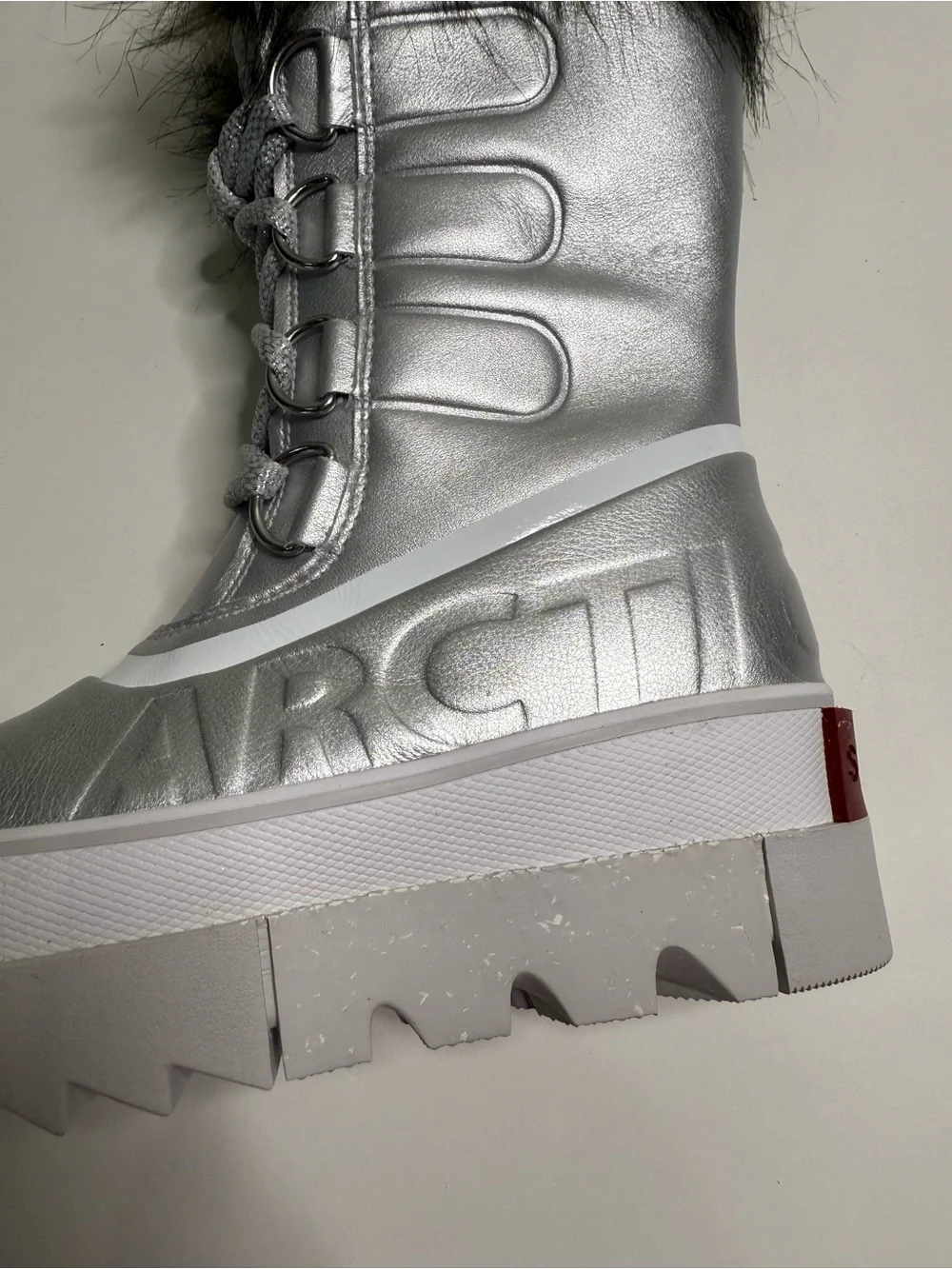 Sorel Silver Faux-Fur Platform Winter Boots Woman New Size 6.5, 7, 7.5, 8